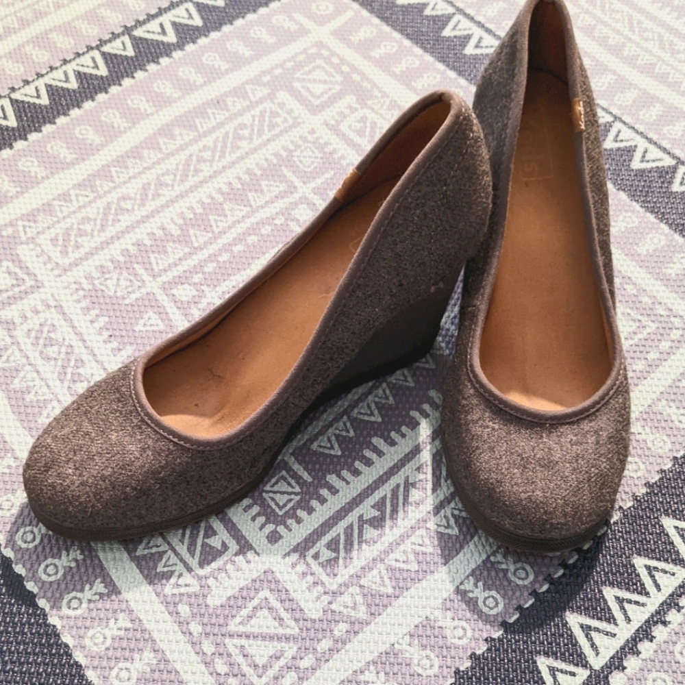 LIKE NEW Grey wool Keds wedge shoes